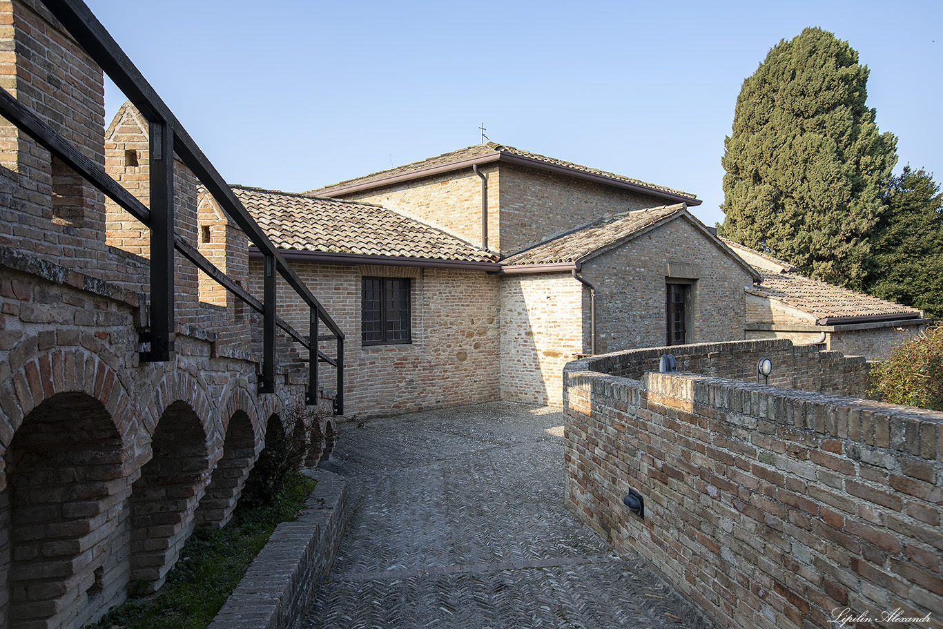 Замок Градара (Castello di Gradara) - Градара (Gradara) - Италия (Italia)