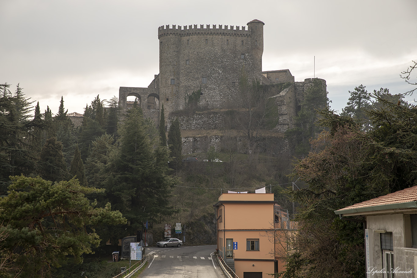 Замок Маласпина (Castello Malaspina)