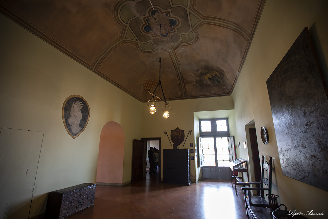 Замок Маласпина (Castello Malaspina)