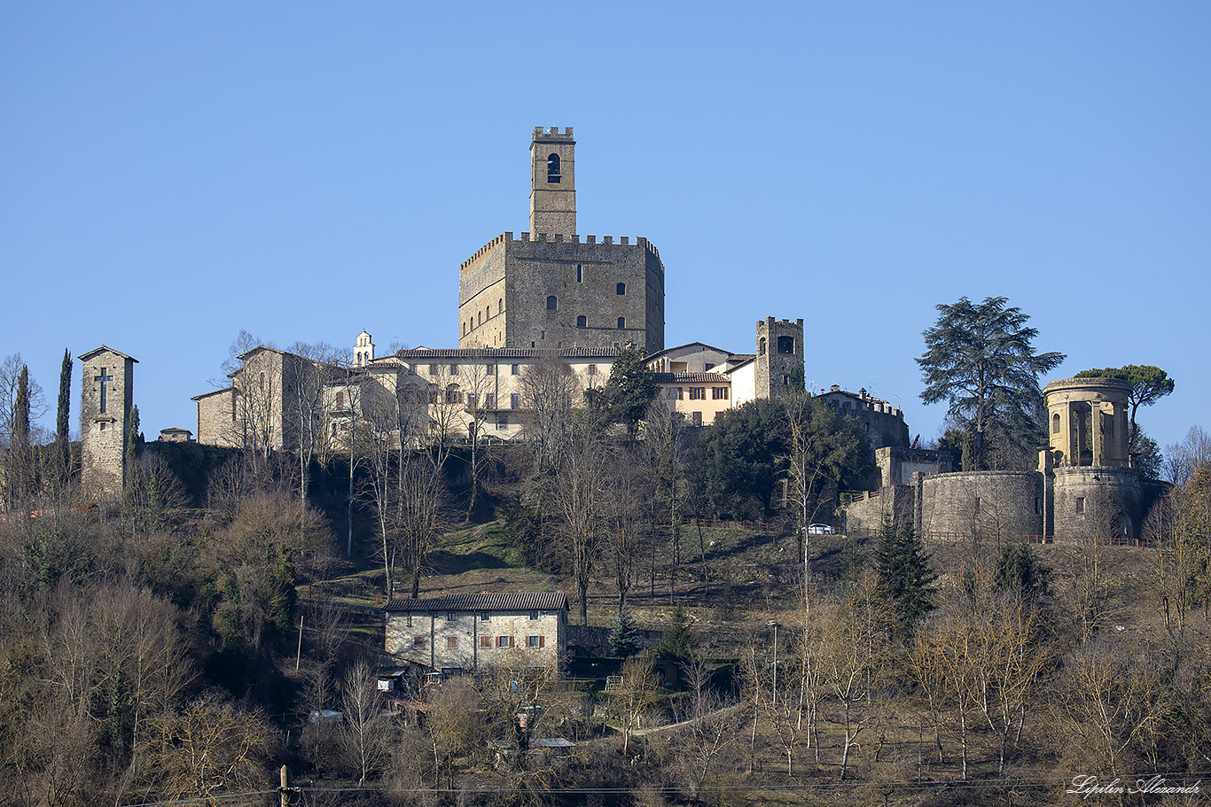 Замок Поппи (Castello di Poppi) - Поппи (Poppi) - Италия (Italia)