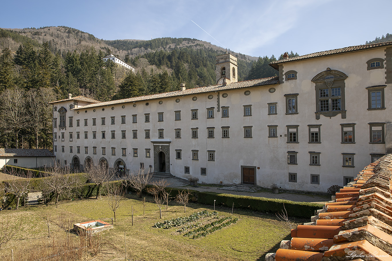 Аббатство Валломброза (Vallombrosa Abbey) Италия (Italia)