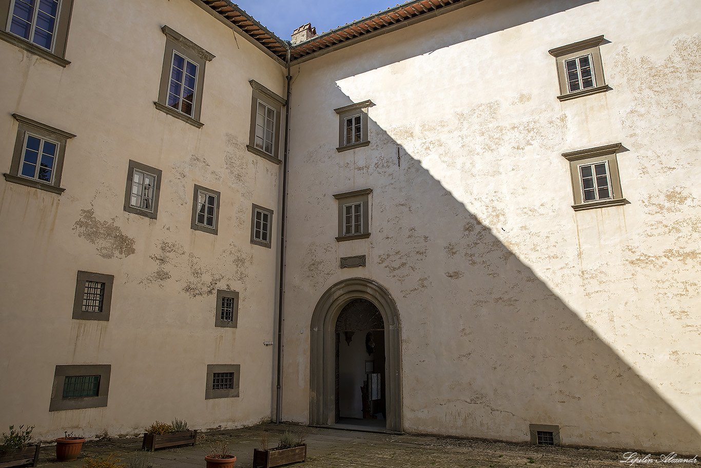 Аббатство Валломброза (Vallombrosa Abbey) Италия (Italia)