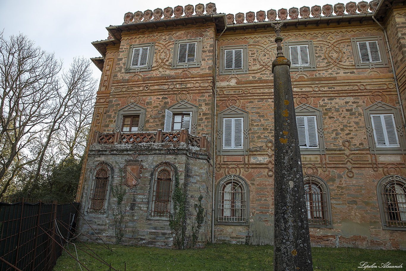 Замок Саммеццано (Castello di Sammezzano)  Италия (Italia)