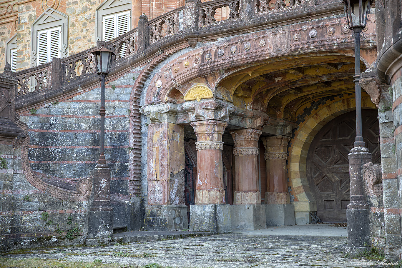 Замок Саммеццано (Castello di Sammezzano)  Италия (Italia)