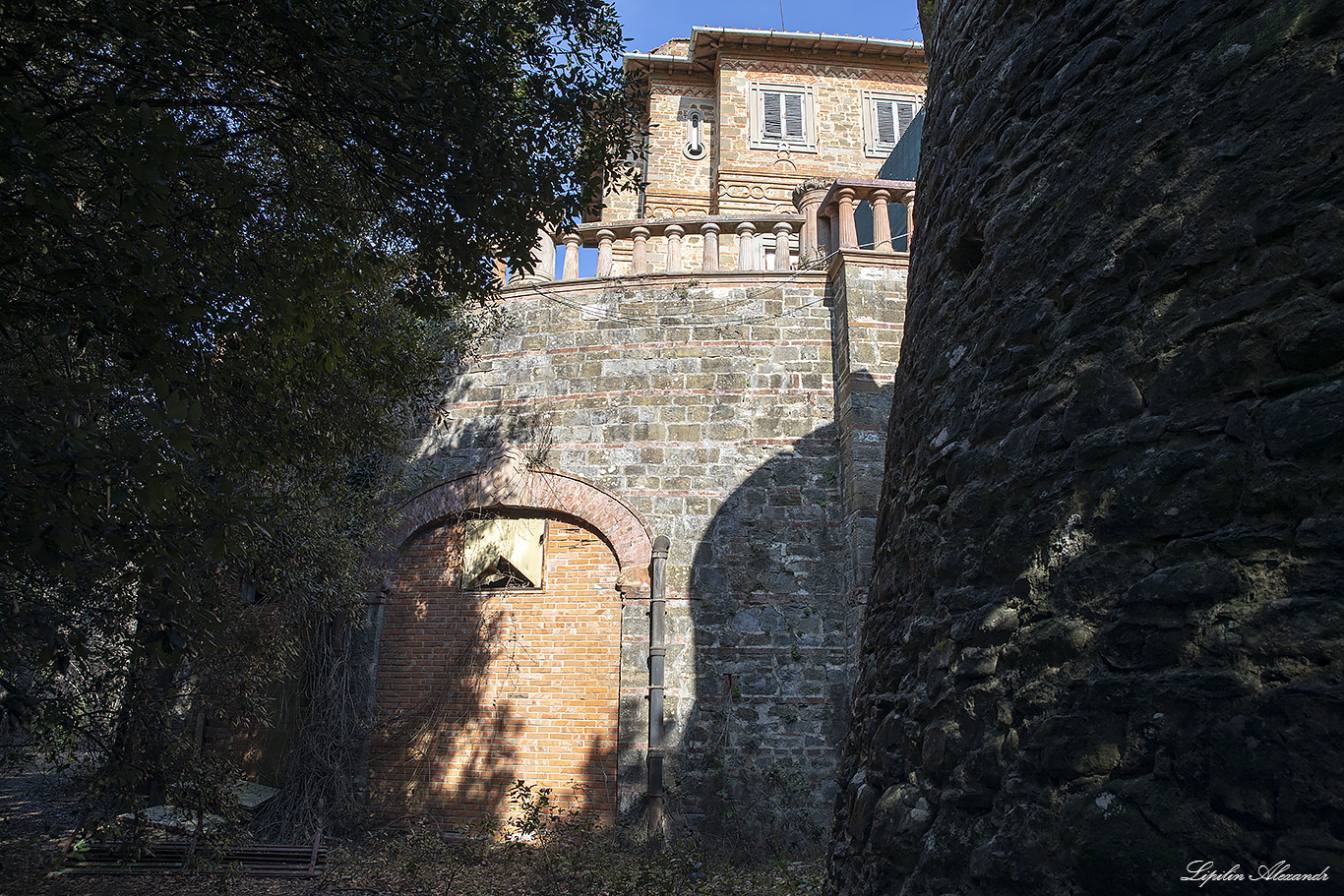 Замок Саммеццано (Castello di Sammezzano)  Италия (Italia)