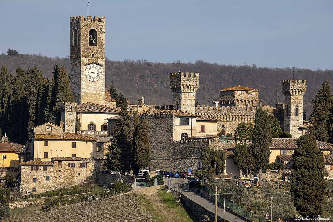 Аббатство Святого Михаила Архангела ( Abbazia di San Michele Arcangelo) - Бадия-а-Пассиньяно (Badia A Passignano) - Италия (Italia)