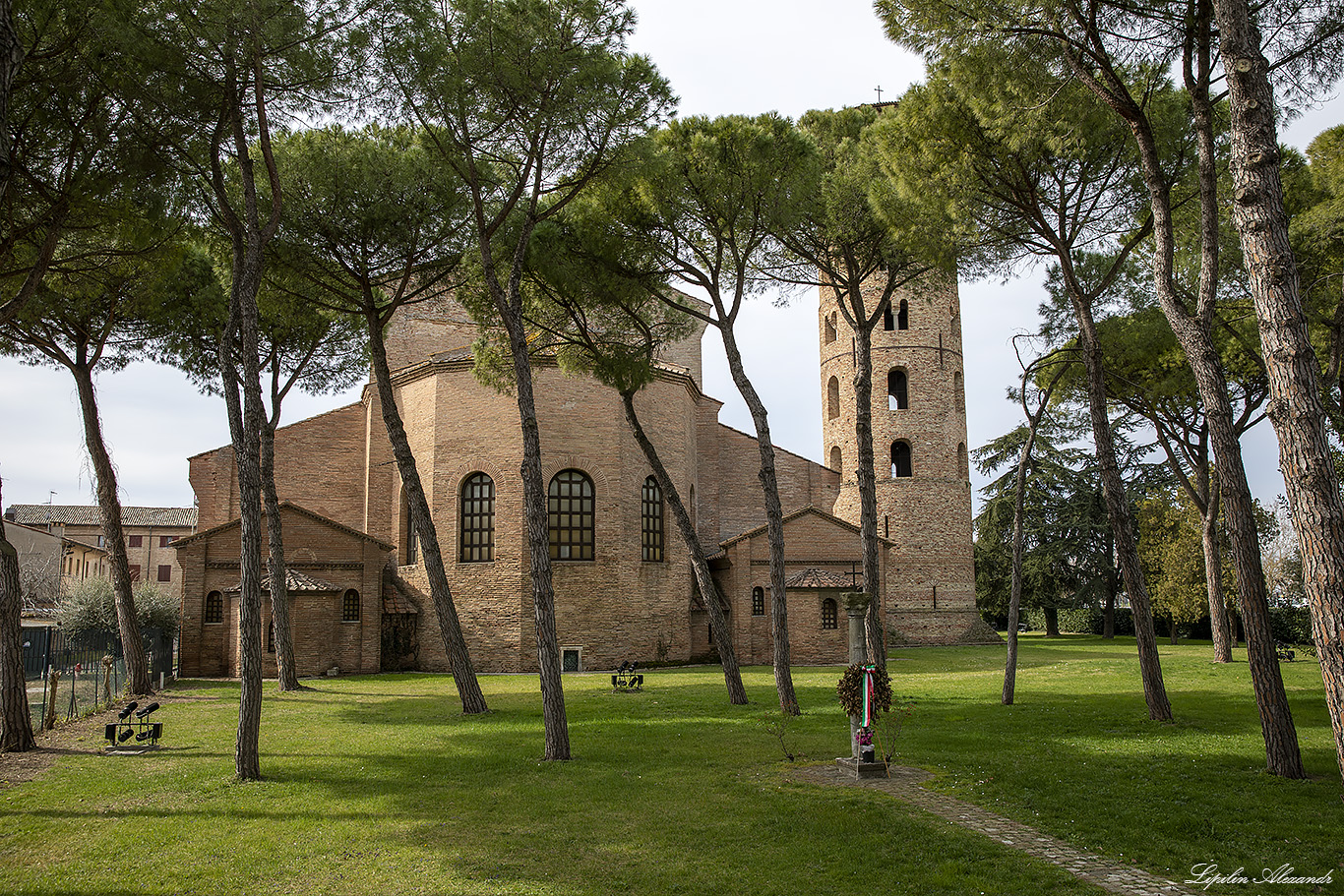 Сант - Аполлинаре - ин – Классе (Basilica di Sant'Apollinare in Classe) - Равенна (Ravenna) - Италия (Italia)