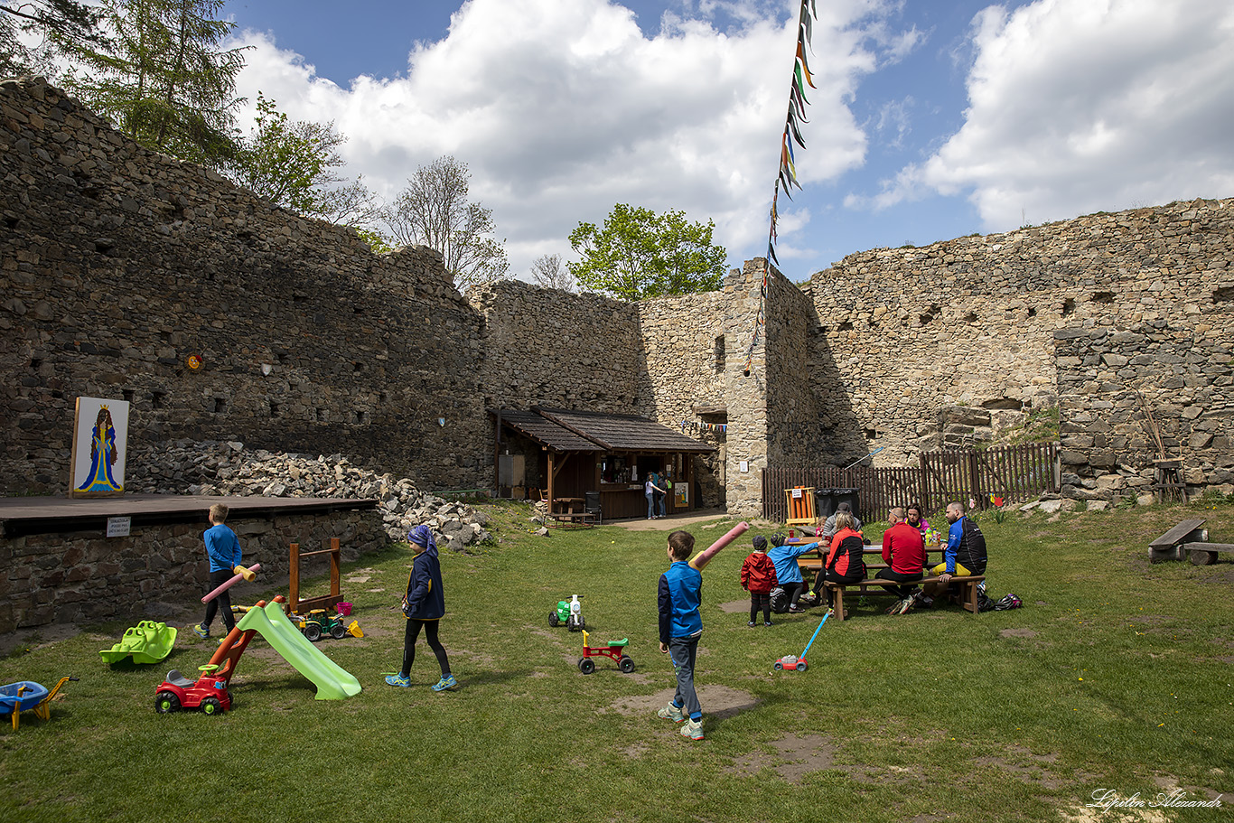 Замок Гелфенбурк (Hrad Helfenburk u Bavorova)