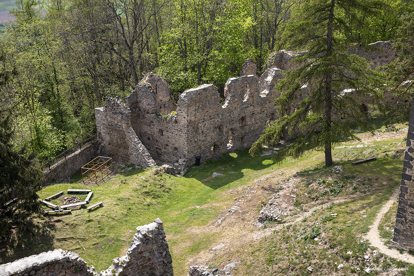 Замок Гелфенбурк (Hrad Helfenburk u Bavorova)