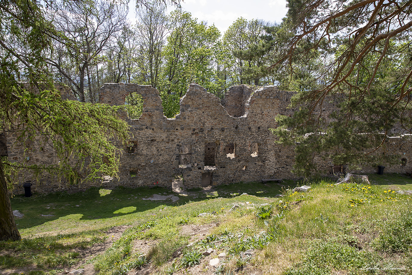 Замок Гелфенбурк (Hrad Helfenburk u Bavorova)