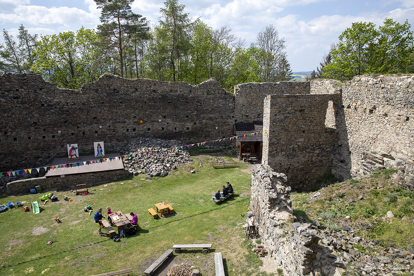 Замок Гелфенбурк (Hrad Helfenburk u Bavorova)