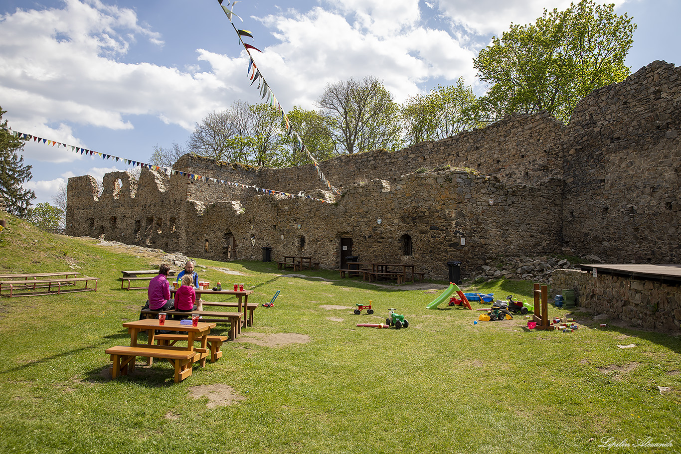 Замок Гелфенбурк (Hrad Helfenburk u Bavorova)