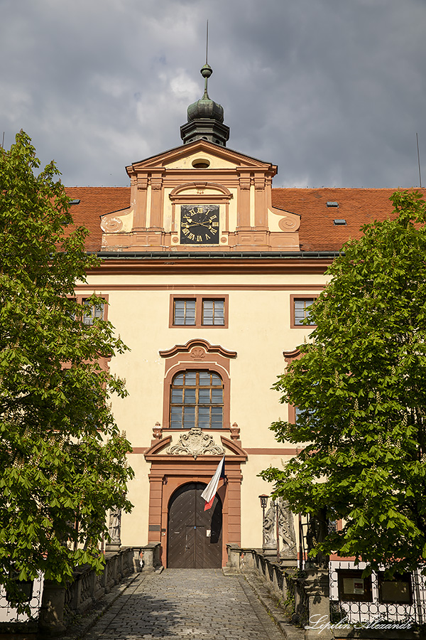 Замок Лнарже (Zámek Lnáře) 