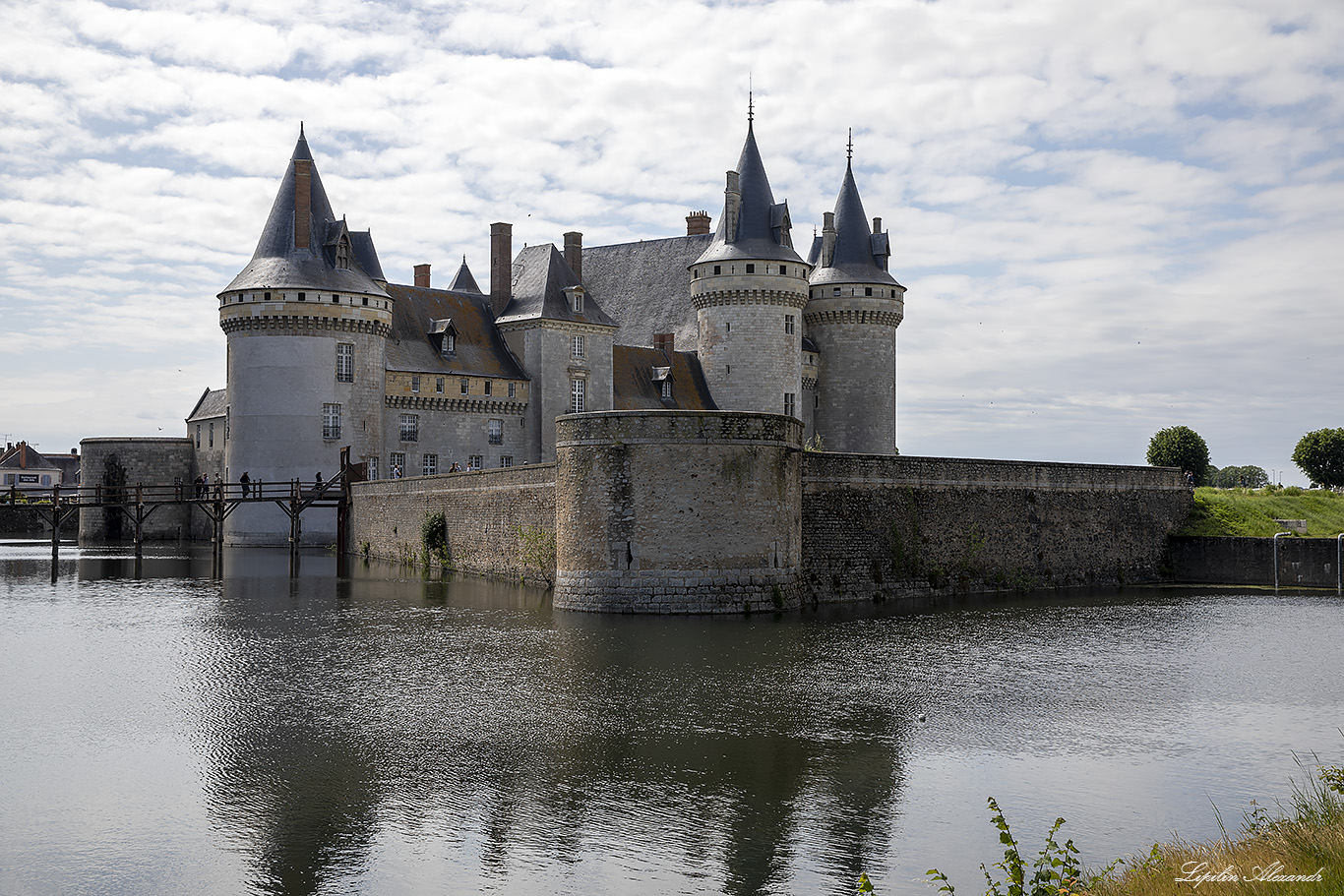 Замок Сюлли-сюр-Луар (Château de Sully-sur-Loire) 