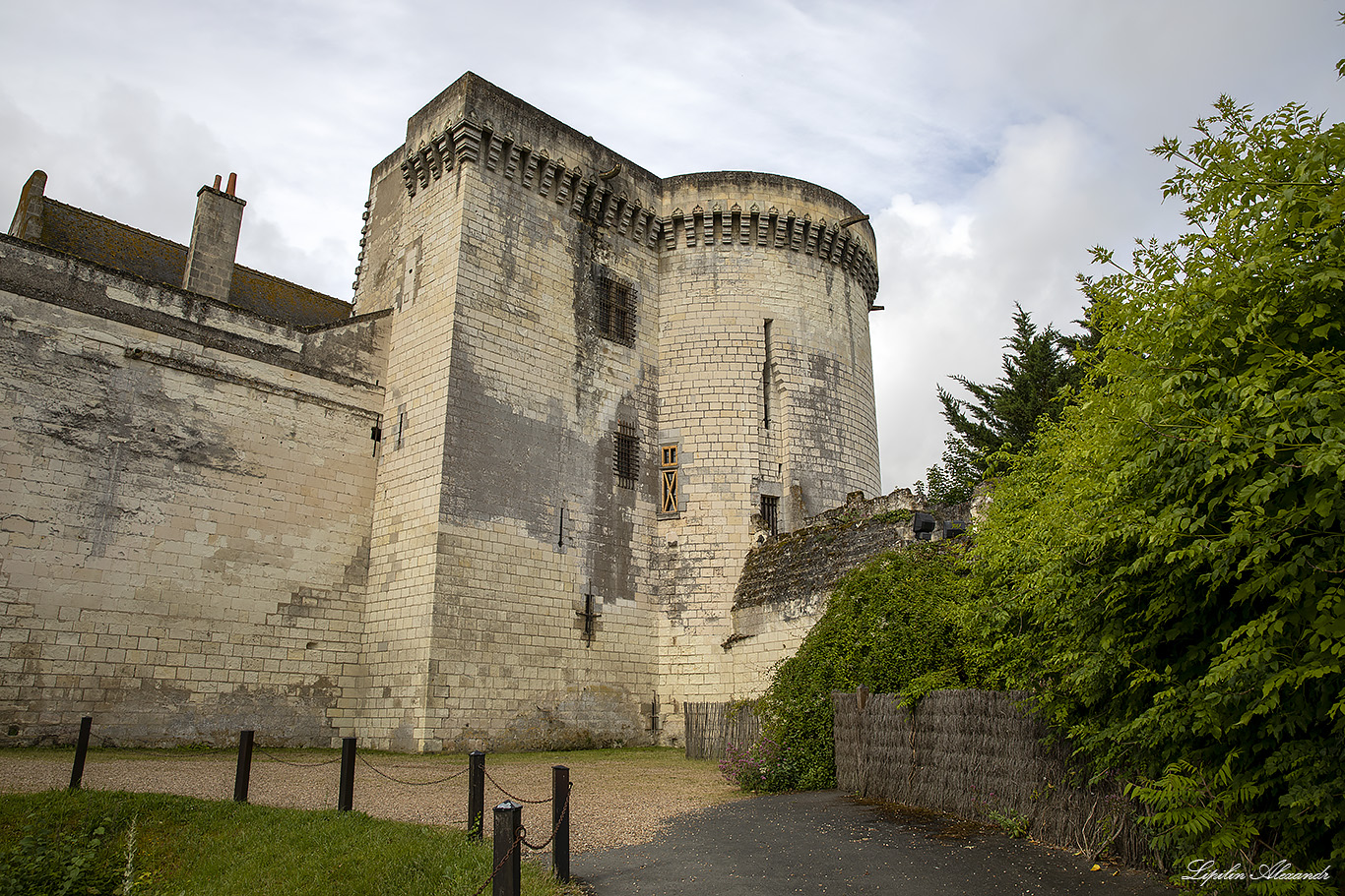 Замок Лош (Château de Loches) 