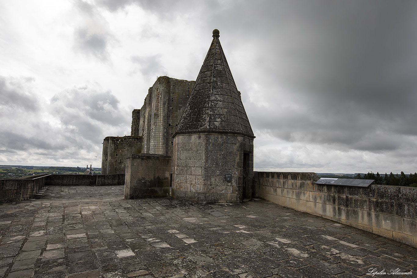 Замок Лош (Château de Loches) 