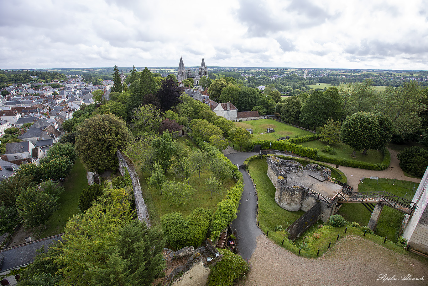 Замок Лош (Château de Loches) 