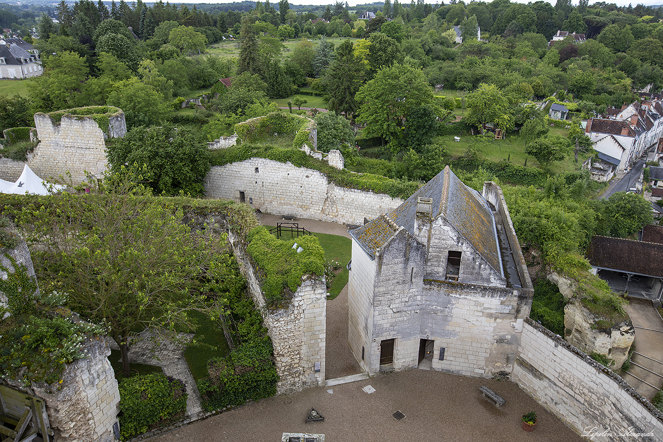 Замок Лош (Château de Loches) 