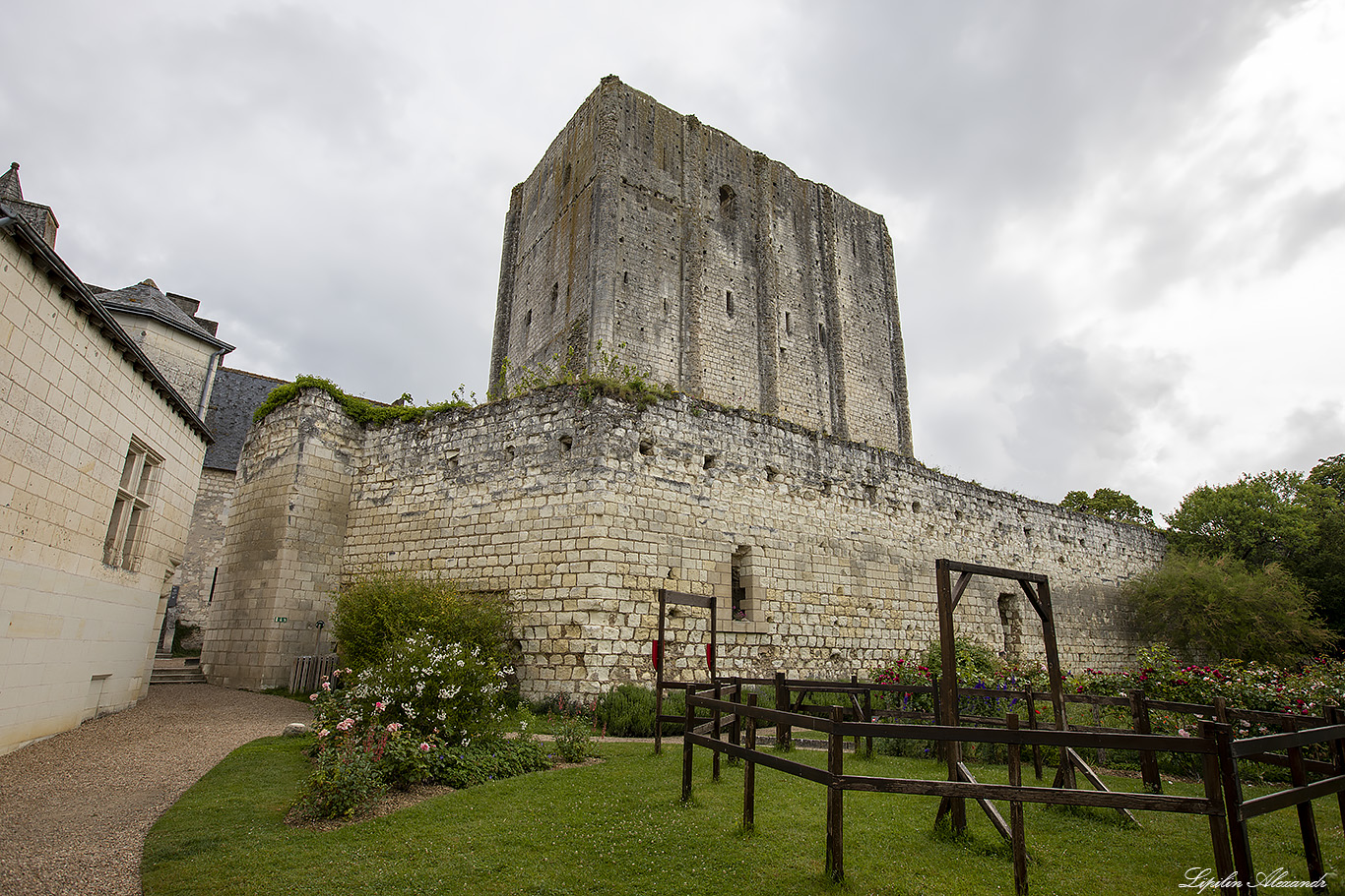 Замок Лош (Château de Loches) 