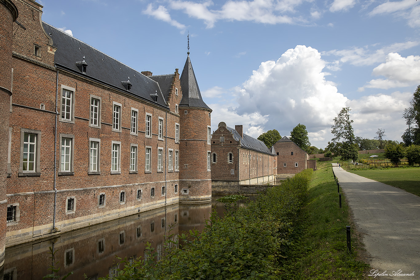 Замок Алден Бисен (Alden Biesen Castle) 