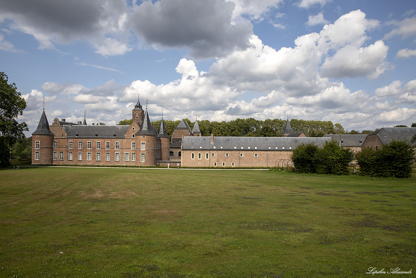 Замок Алден Бисен (Alden Biesen Castle) 