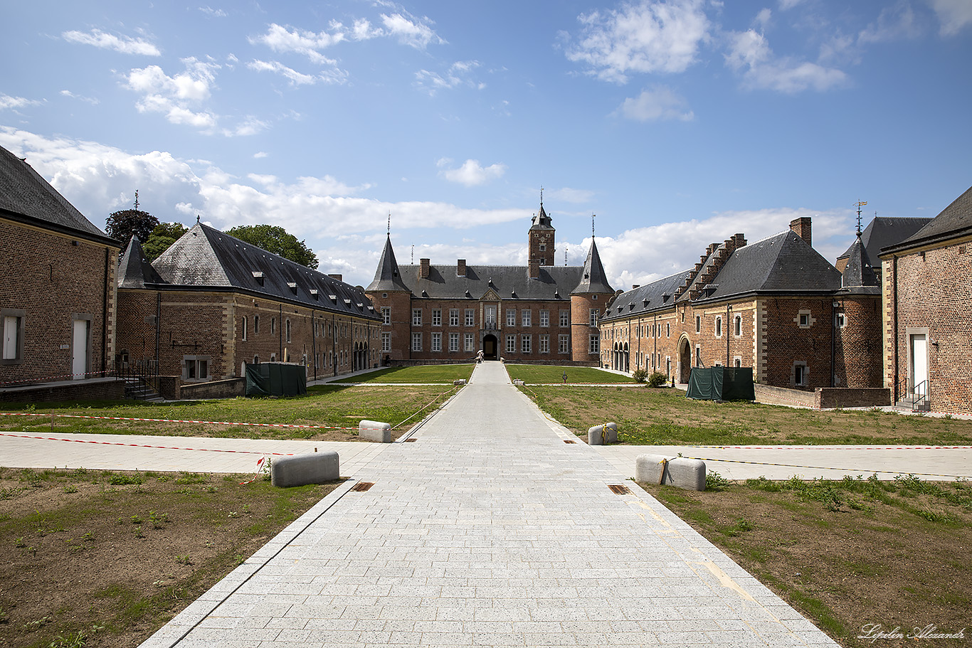 Замок Алден Бисен (Alden Biesen Castle) 