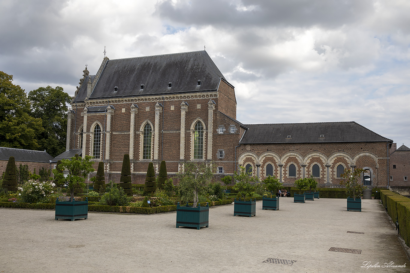 Замок Алден Бисен (Alden Biesen Castle) 