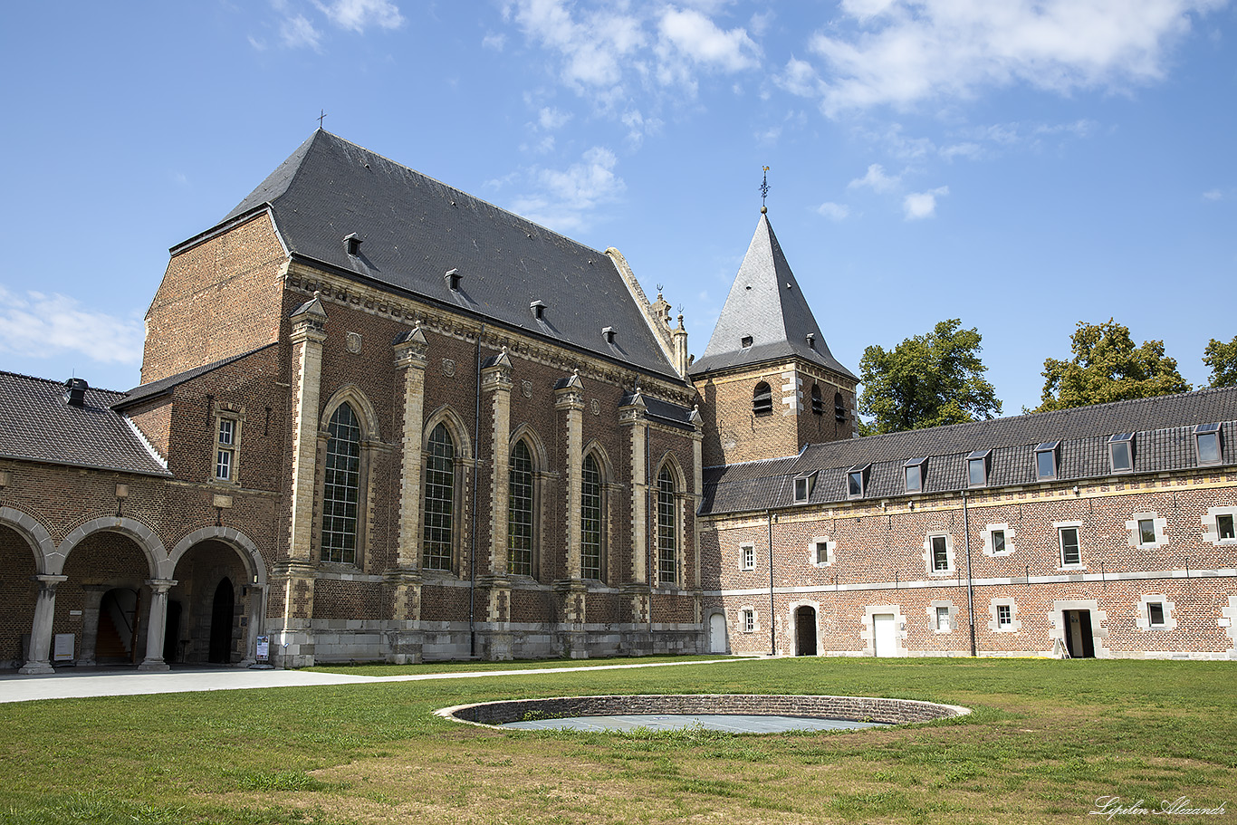 Замок Алден Бисен (Alden Biesen Castle) 