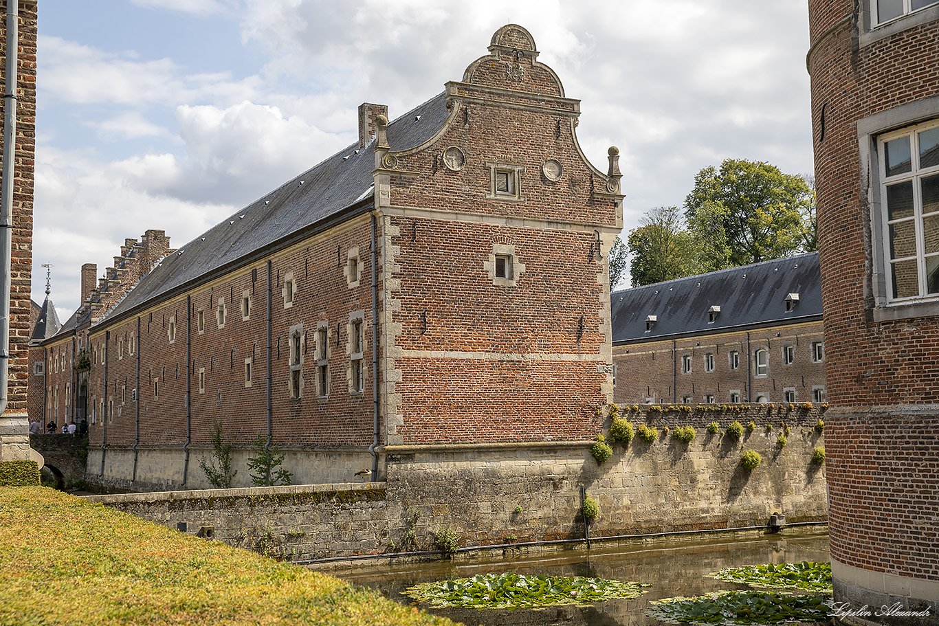 Замок Алден Бисен (Alden Biesen Castle) 