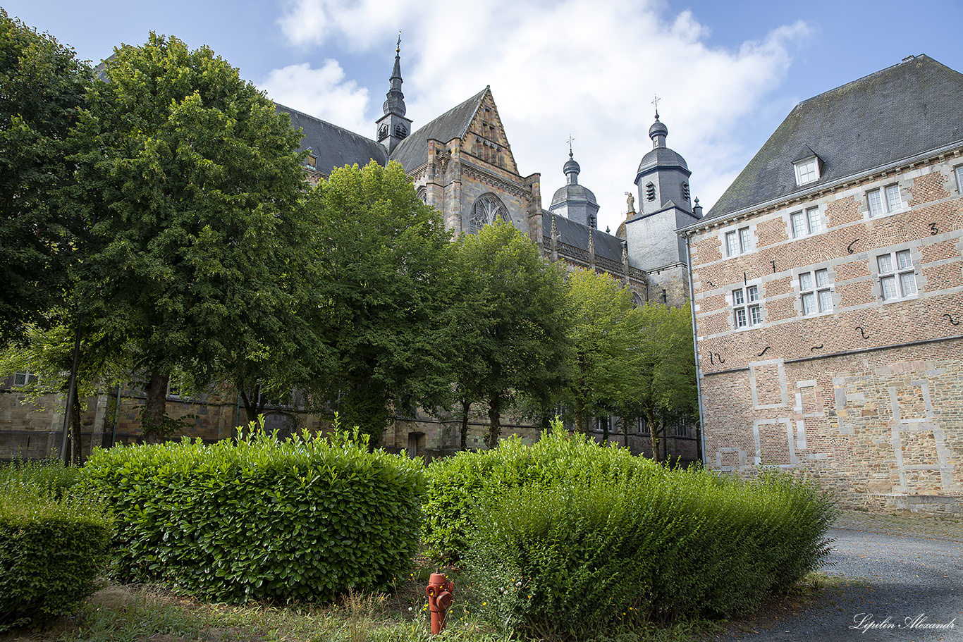 Базилика Святых Петра и Павла (Basilique Saint Hubert)  - Сент-Юбер (Saint-Hubert) - Бельгия (Belgium)