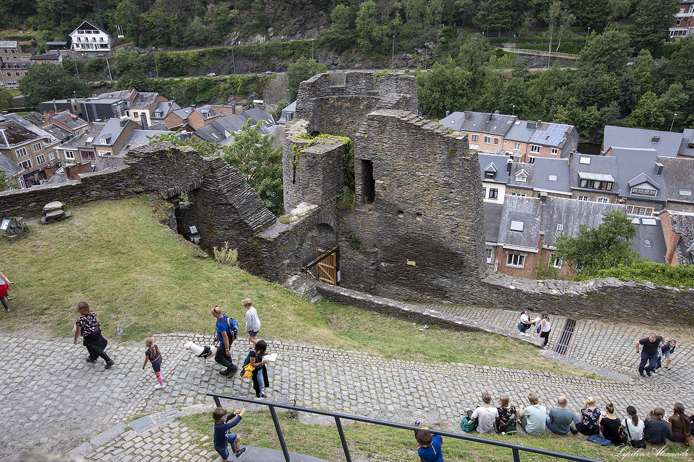 Феодальный замок Ла-Рош-Ан-Арденн (The Feudal Castle of La Roche-en-Ardenne)  - Ла-Рош-ан-Арден (La Roche-en-Ardenne)