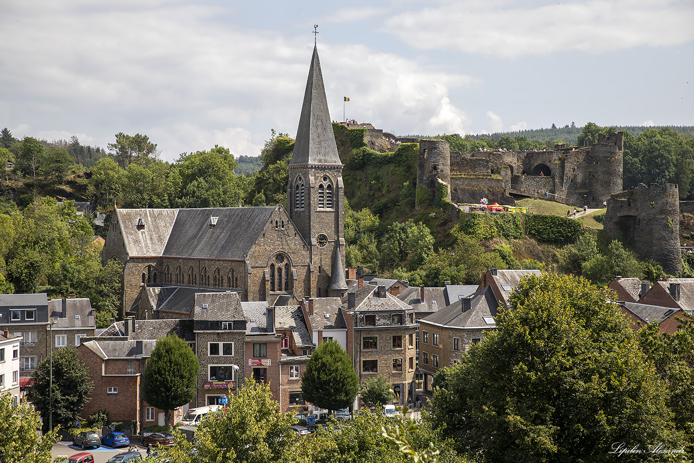 Феодальный замок Ла-Рош-Ан-Арденн (The Feudal Castle of La Roche-en-Ardenne)  - Ла-Рош-ан-Арден (La Roche-en-Ardenne)