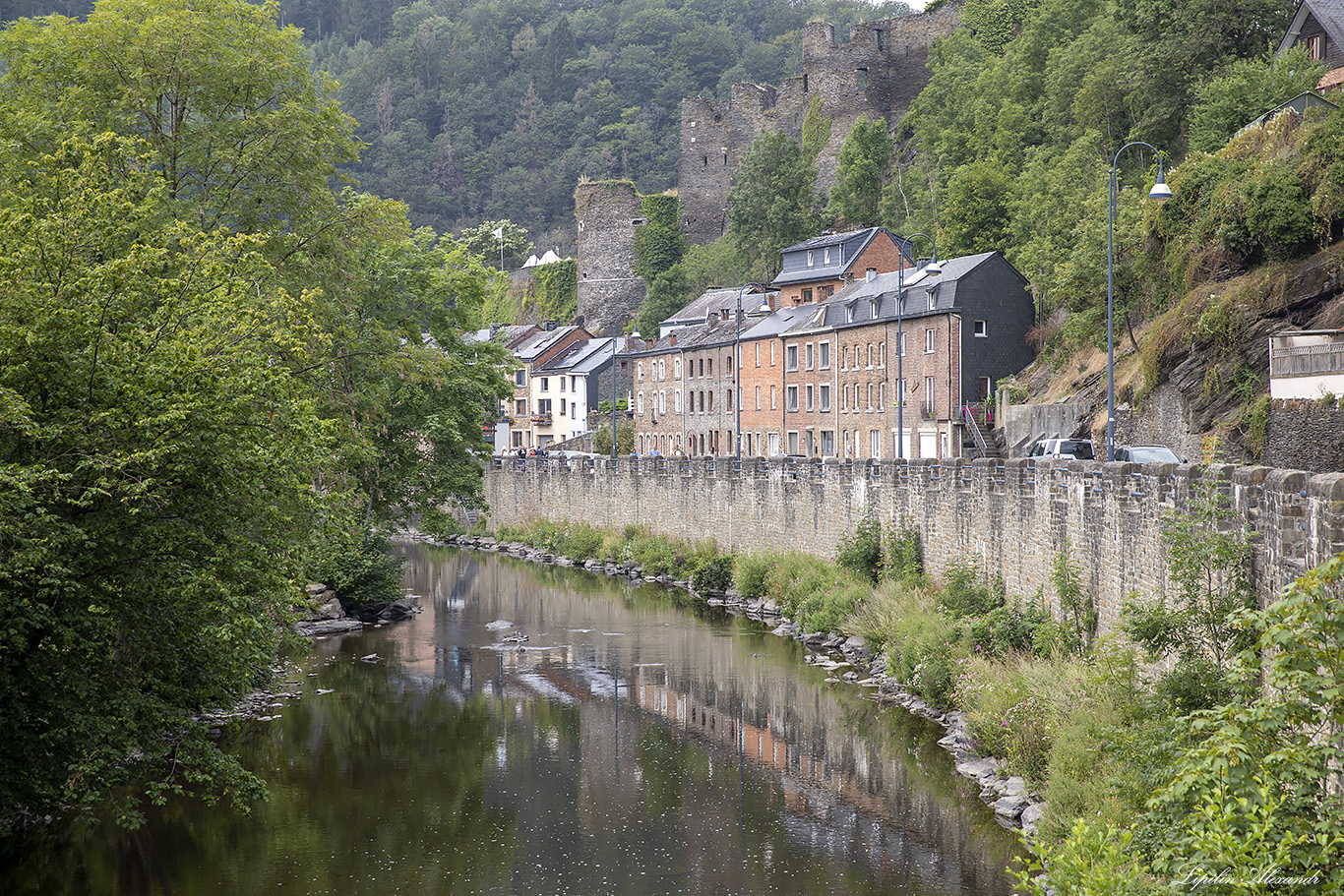 Феодальный замок Ла-Рош-Ан-Арденн (The Feudal Castle of La Roche-en-Ardenne)  - Ла-Рош-ан-Арден (La Roche-en-Ardenne)