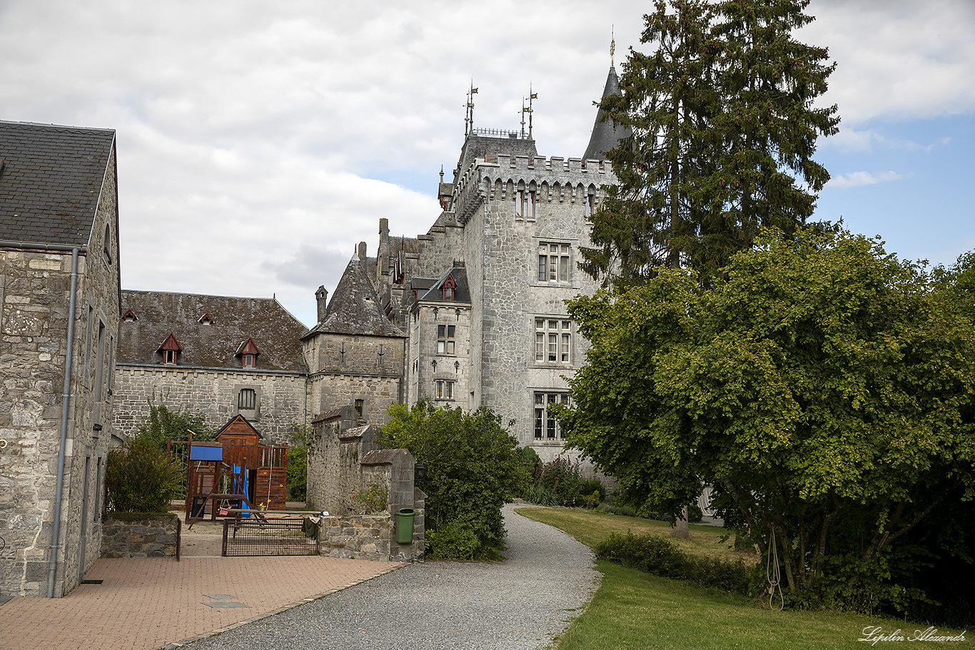 Замок Радхадеш (Radhadesh) - Шато де Петит-сомм (Château de Petite-Somme)