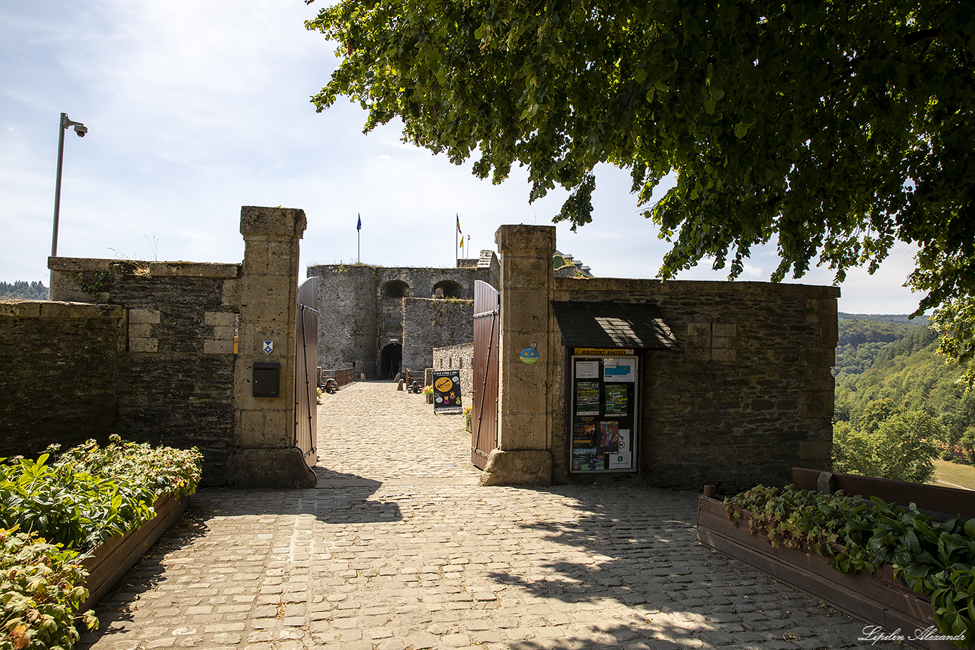 Буйонский замок (Chateau de Bouillon) 