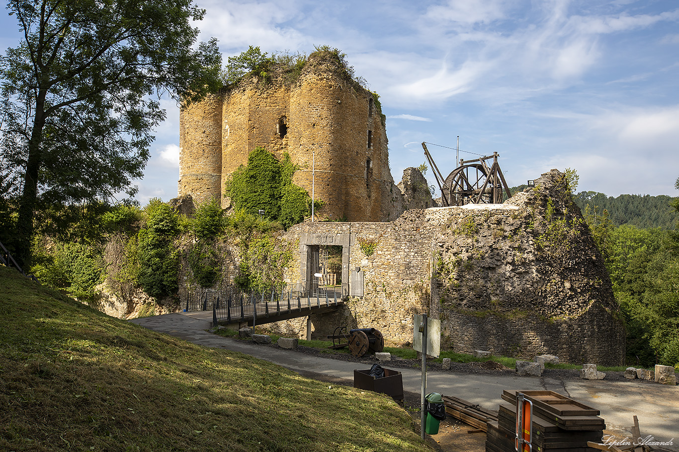 Замок Франшимон (Chateau de Franchimont) - Тё (Theux)