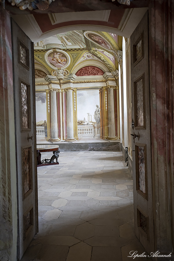 Замок Вайссенштайн (Schloss Weissenstein) 