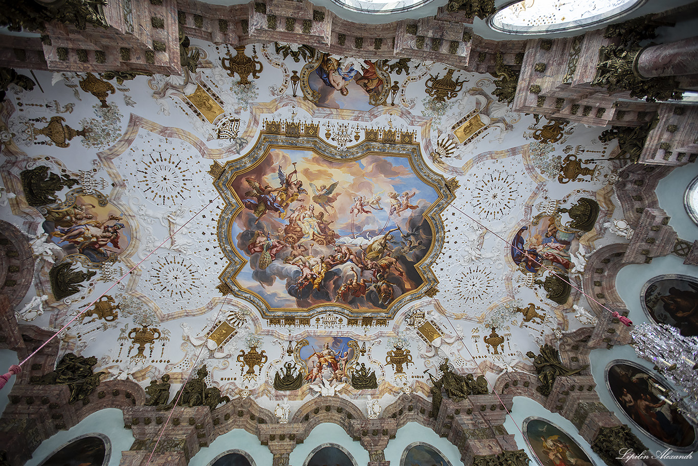 Замок Вайссенштайн (Schloss Weissenstein) 