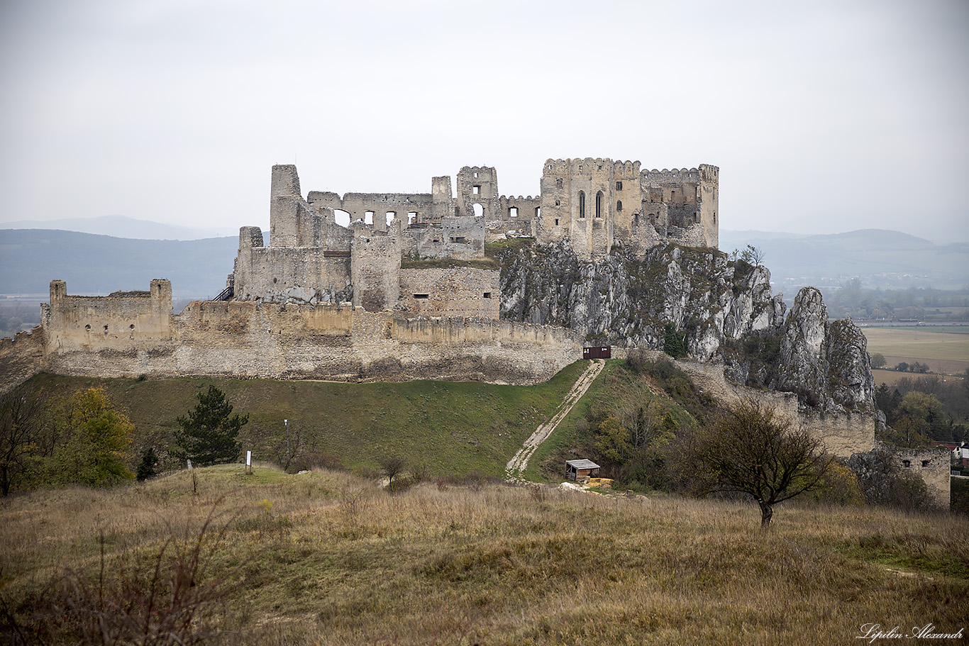 Бецковский замок (Beckovský hrad)