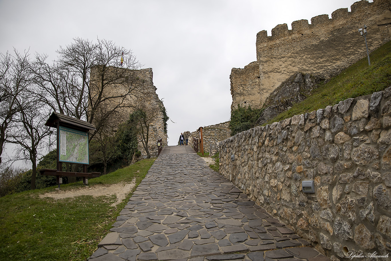 Бецковский замок (Beckovský hrad)