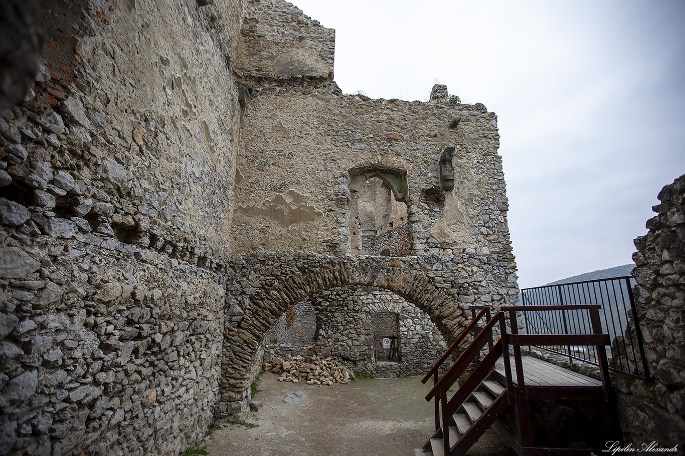 Бецковский замок (Beckovský hrad)