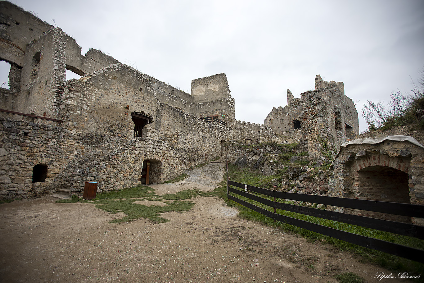 Бецковский замок (Beckovský hrad)