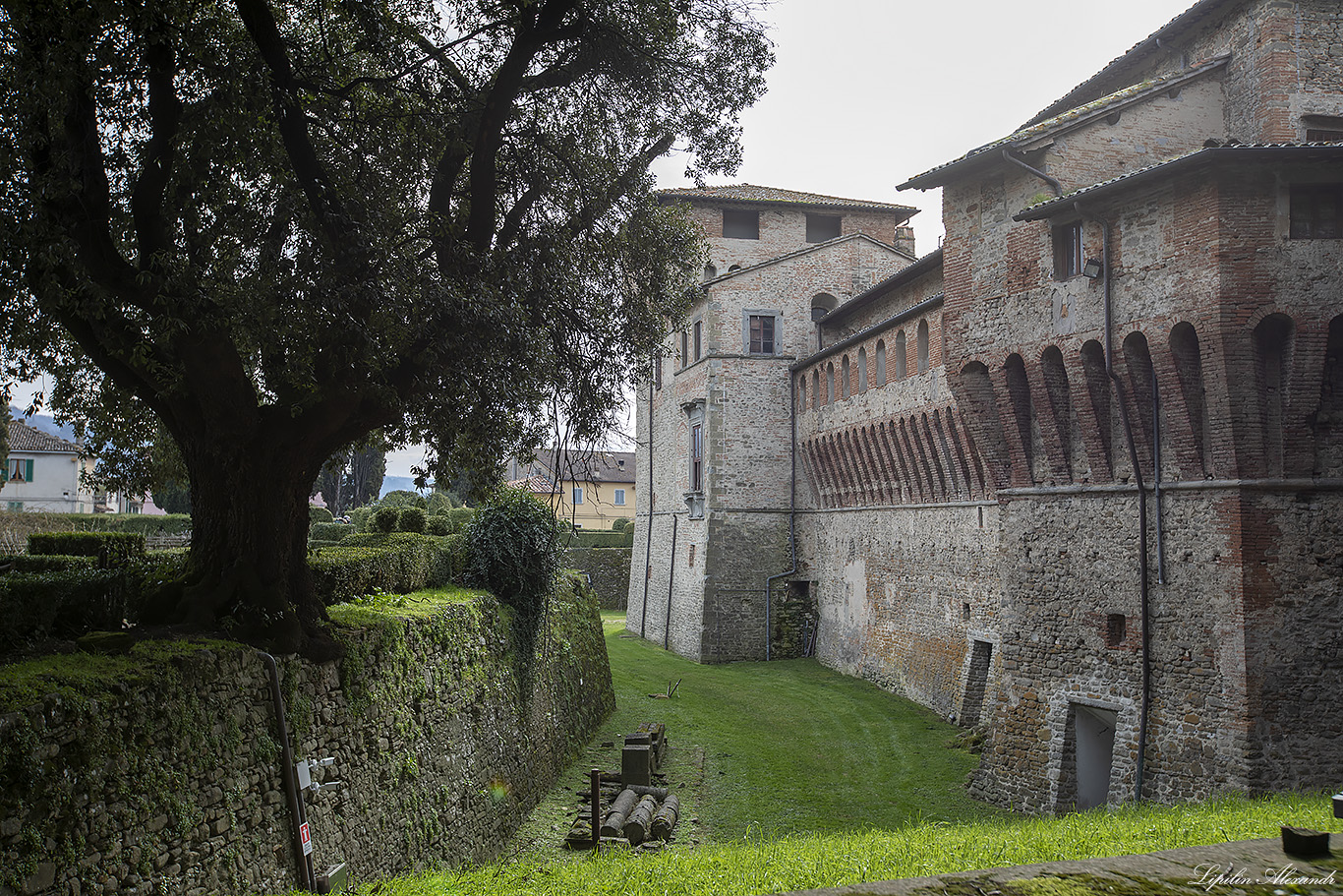 Замок Буфалини (Castello Bufalini)