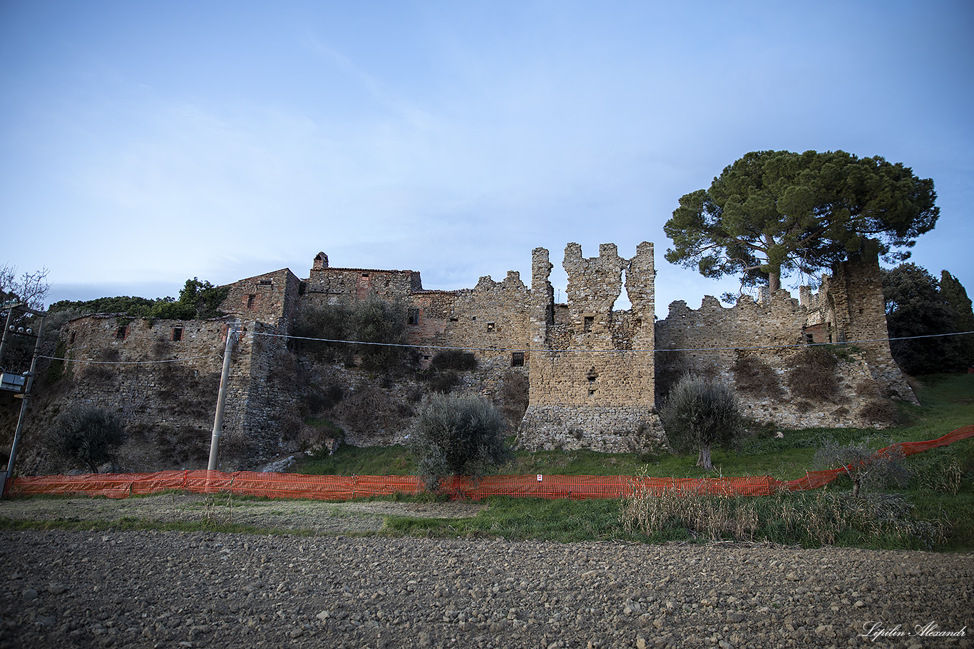 Руины замка Зоццо (Ruins of Zocco Castle)