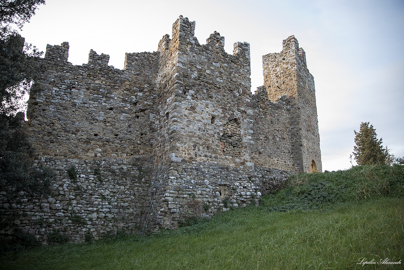 Руины замка Зоццо (Ruins of Zocco Castle)