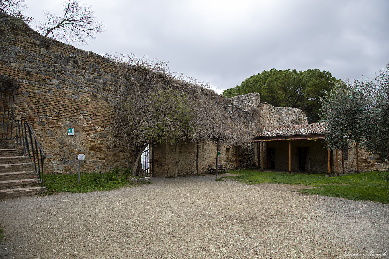 Крепость Монтестаффоли (Rocca of Montestaffoli)