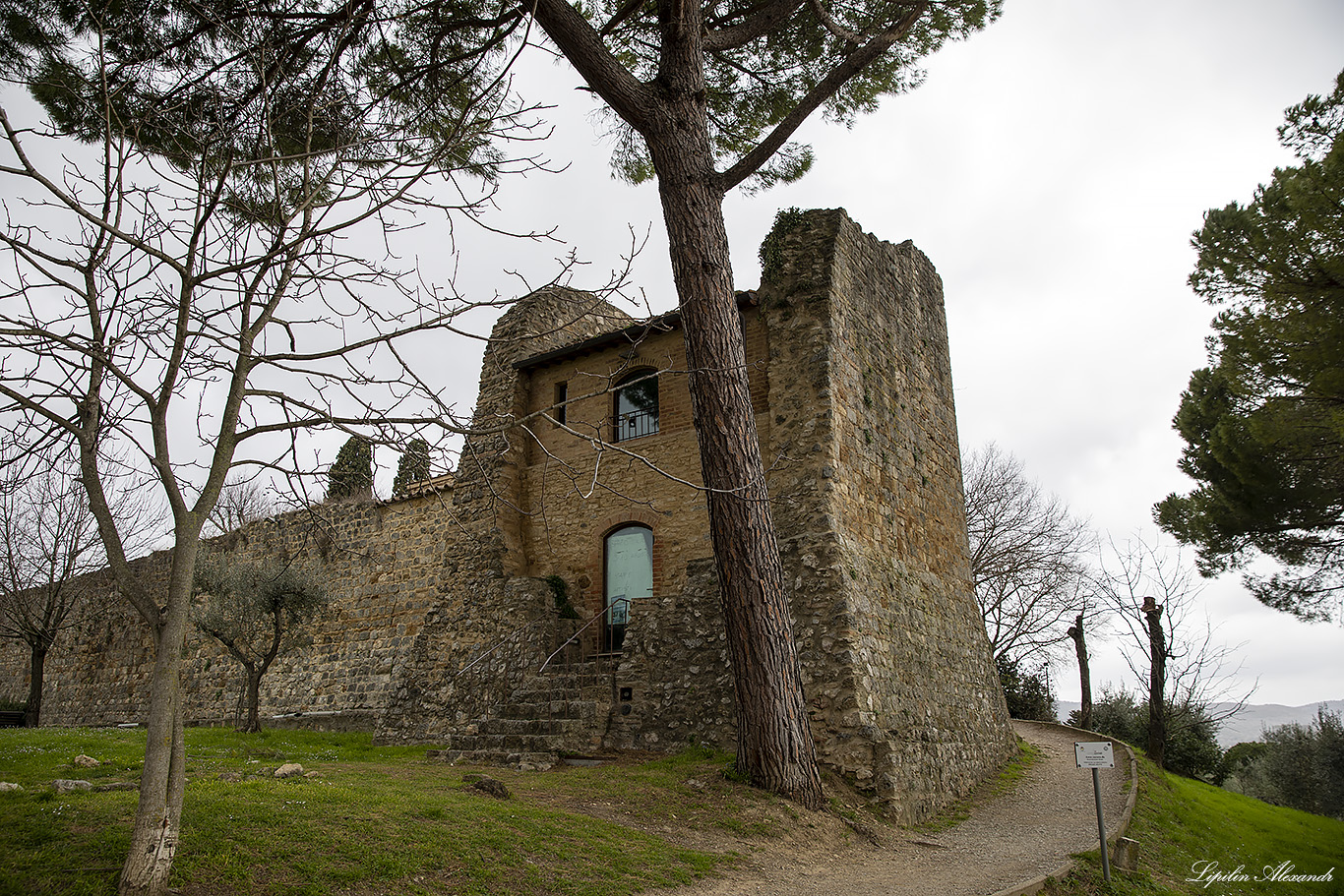 Крепость Монтестаффоли (Rocca of Montestaffoli)