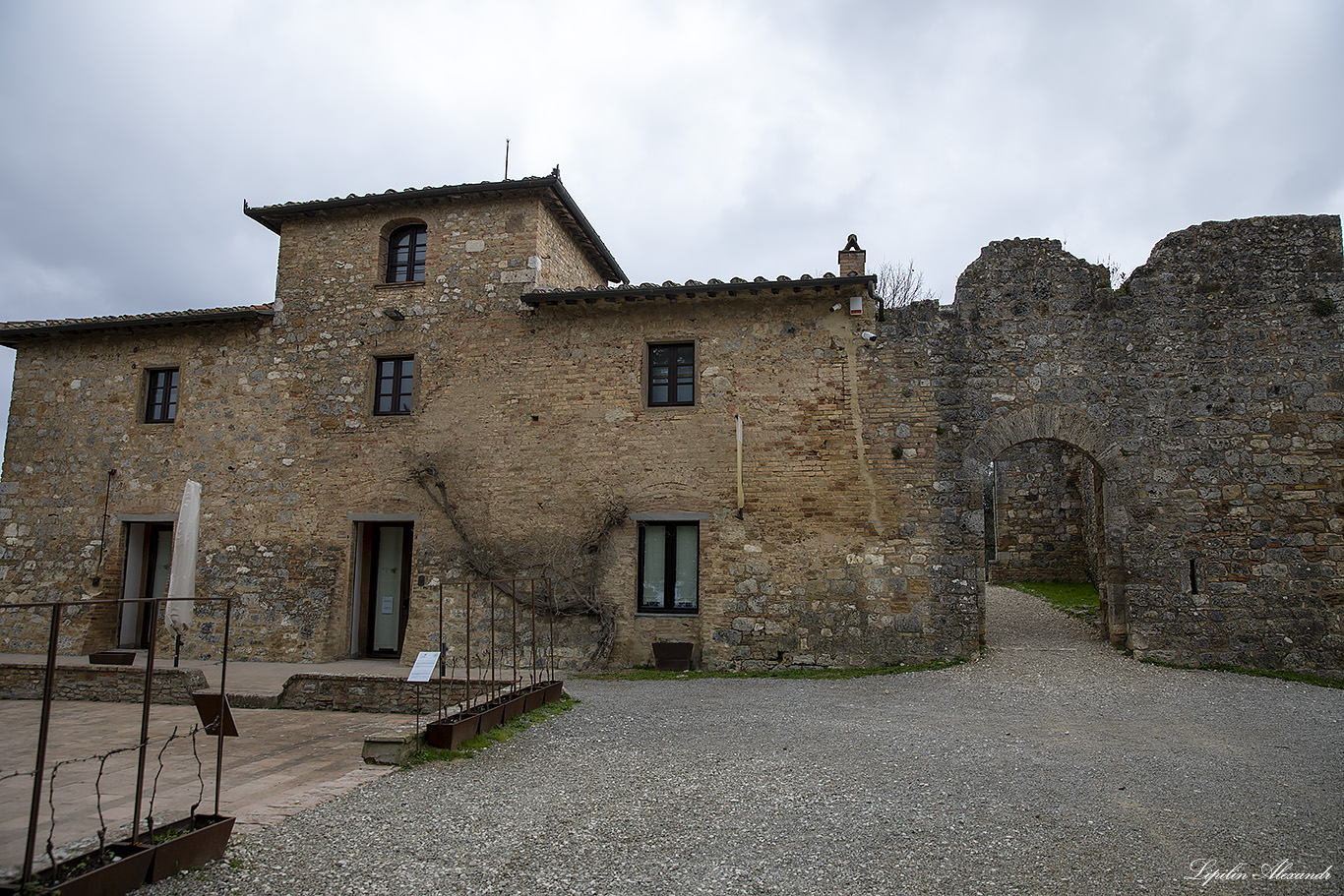 Крепость Монтестаффоли (Rocca of Montestaffoli)