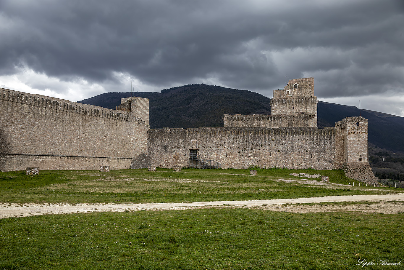 Крепость Рокка Маджоре (Rocca Maggiore)