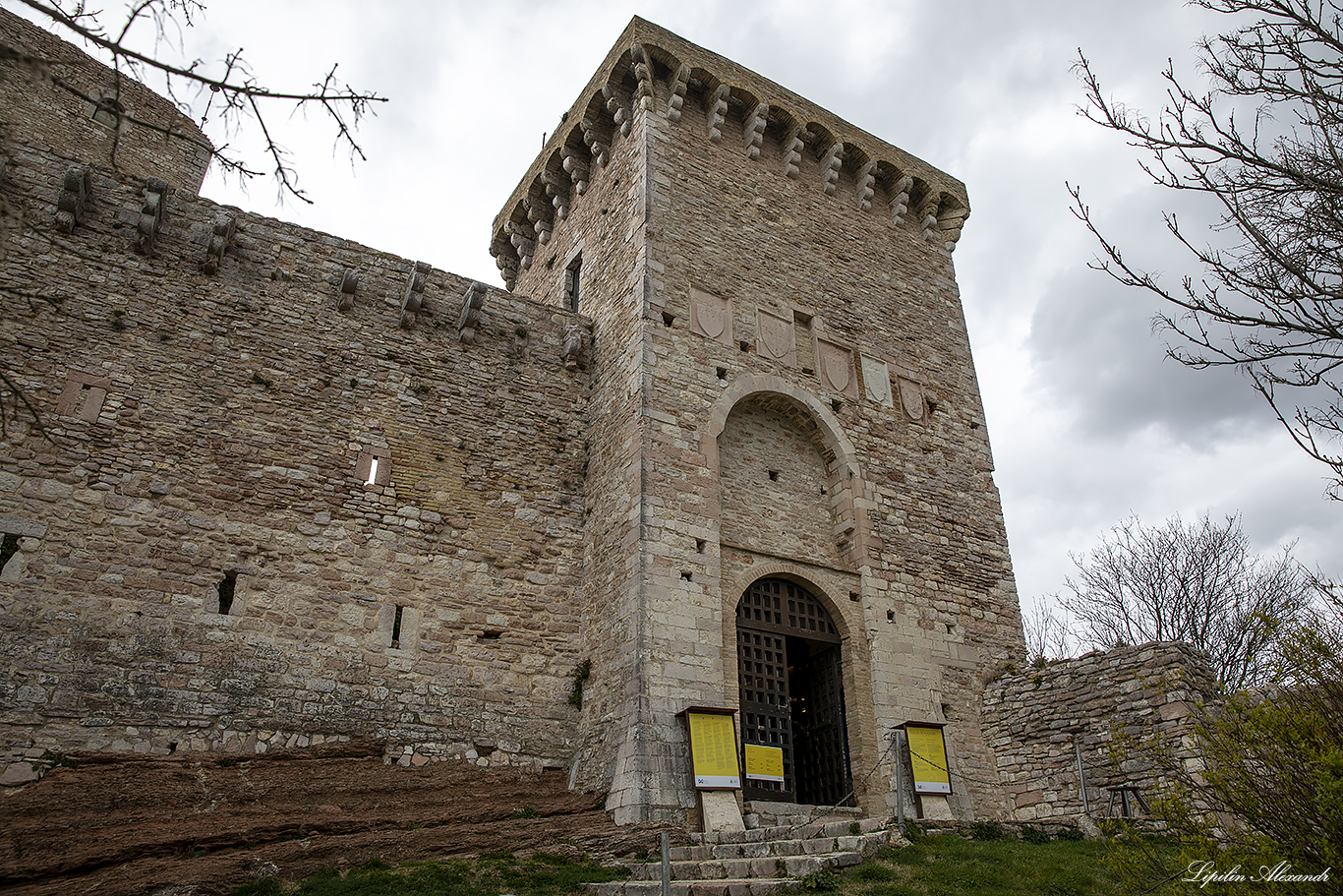 Крепость Рокка Маджоре (Rocca Maggiore)